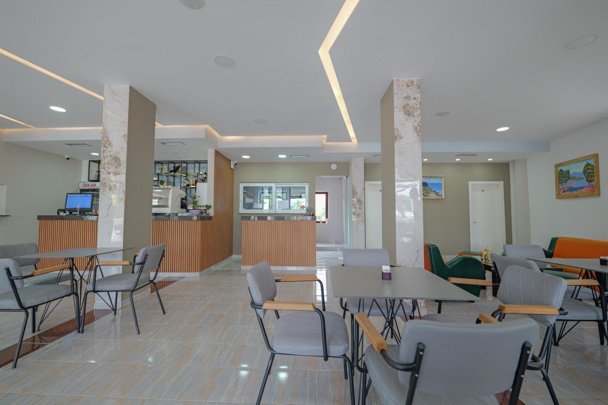 Kroi Hotel 3*