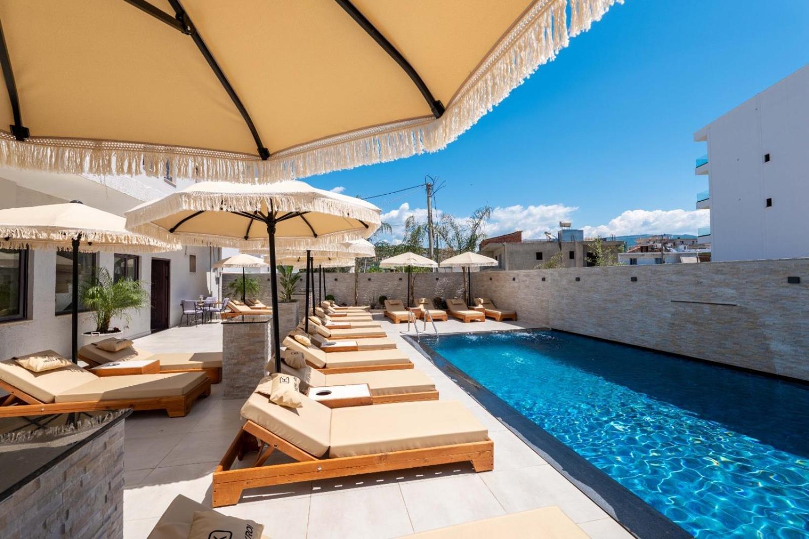 Kroi Hotel 3*